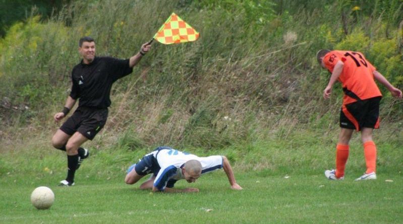 przepisy gry w pilkę nożną